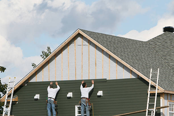 Professional Emergency Siding Repair technician working in Hamden, CT